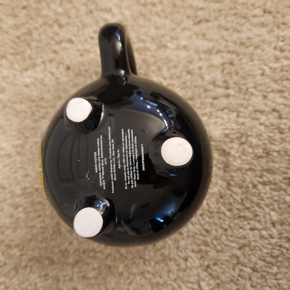 Harry Potter Black Cauldron Coffee Mug Hogwarts School Crest Ceramic Cup 20 OZ - Picture 4 of 5